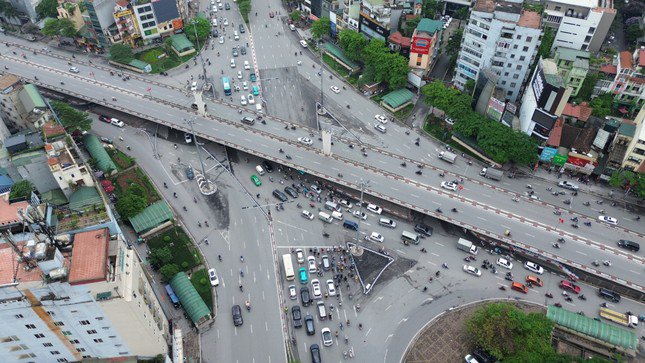 Sở Tài Nguyên và môi trường Hà Nội cho biết, hiện tại Sở đang phối hợp với các cơ quan liên quan soạn thảo, trình thành phố Bảng giá đất mới theo Luật Đất đai 2024. Trong đó, giá đất ở sẽ được điều chỉnh phù hợp với thị trường. UBND TP. Hà Nội cũng xác nhận, đã giao cho cơ quan chuyên môn soạn thảo, trình UBND thành phố ban hành Bảng giá đất mới.