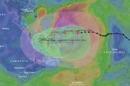 Bão Trà Mi mạnh cấp 11, giật cấp 14, gây mưa lớn cho miền Trung