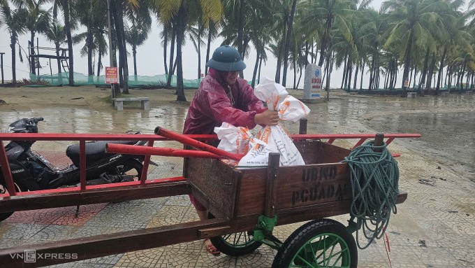 Bão Trà Mi vào Thừa Thiên Huế - Đà Nẵng - 13