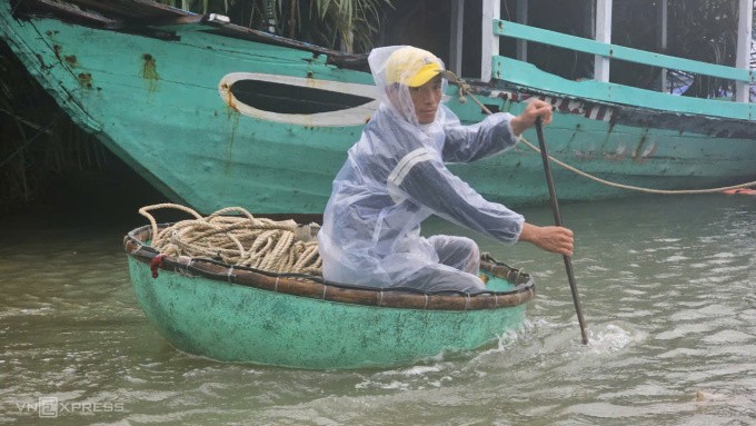 Bão Trà Mi vào Thừa Thiên Huế - Đà Nẵng - 14