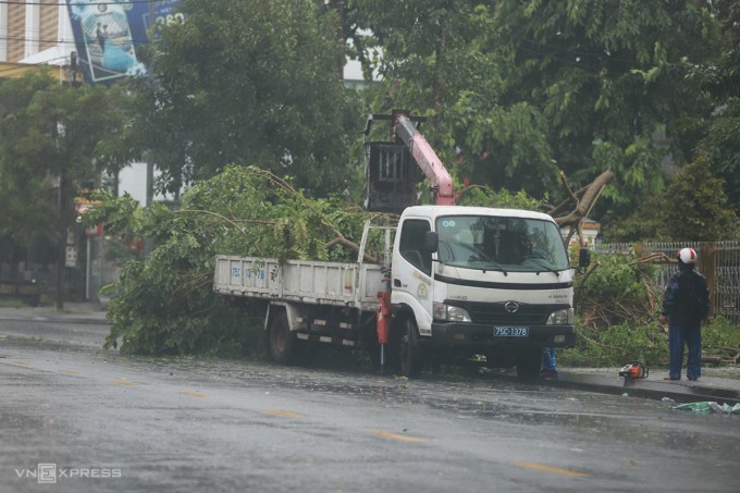 Bão Trà Mi vào Thừa Thiên Huế - Đà Nẵng - 20