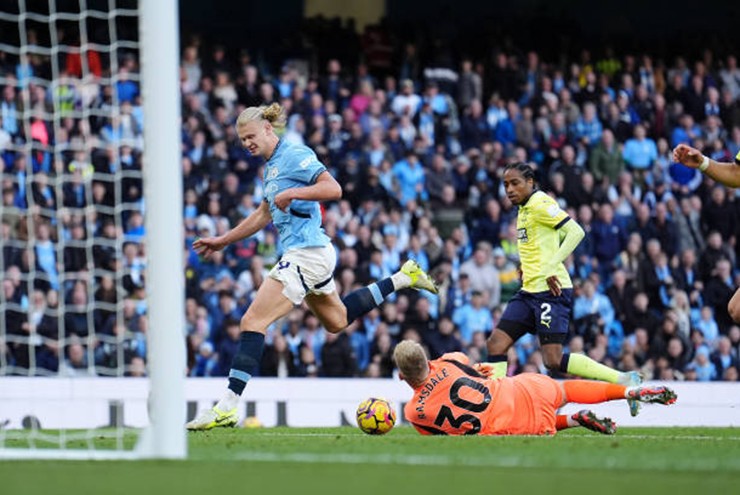 Man City thắng tối thiểu Southampton để trở lại ngôi đầu