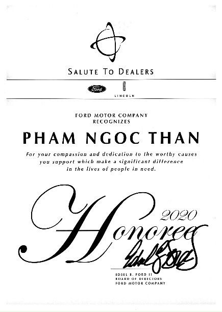 Ông Phạm Ngọc Thân nhận giải “Salute To Dealers” - vinh danh các đại lý có nhiều cống hiến cho cộng đồng