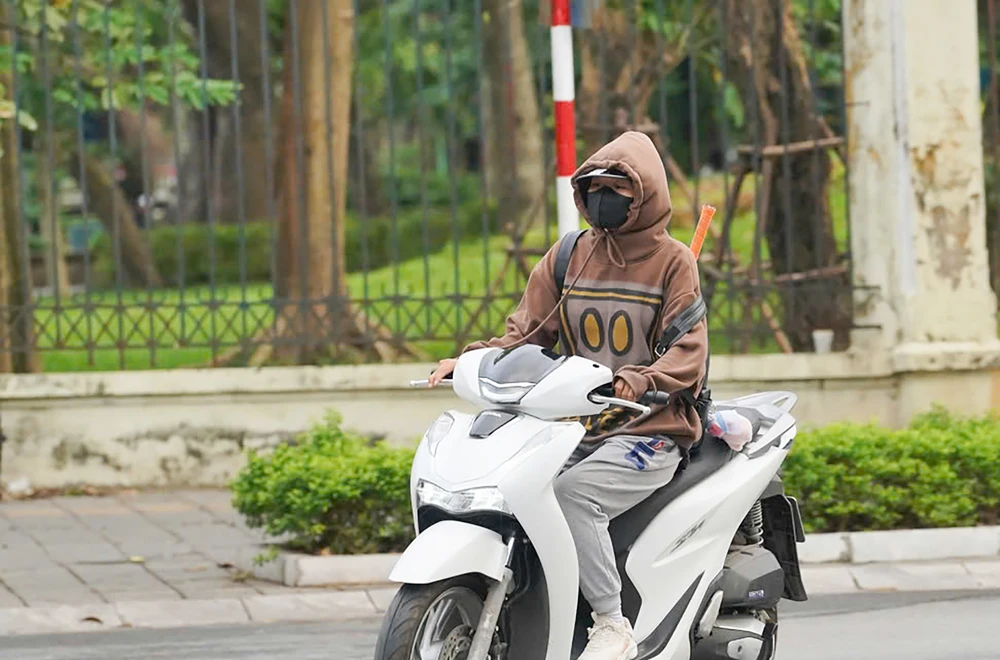 Không khí lạnh tràn về, Hà Nội chìm trong rét ngọt