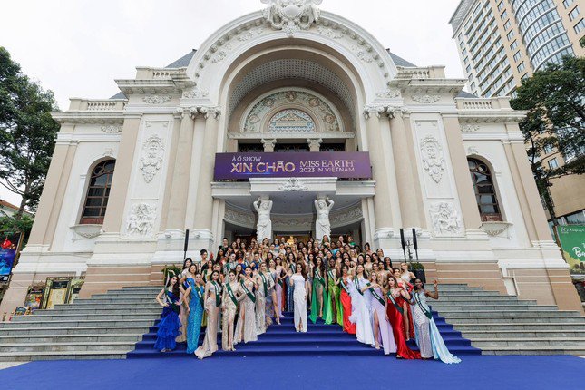 Sự kiện Ceremony Welcome - Xin chào Miss Earth 2023 - diễn ra tại Nhà hát Thành phố do công ty của Trương Ngọc Ánh và Trung tâm Tổ chức Biểu diễn và Điện ảnh TPHCM phối hợp tổ chức.