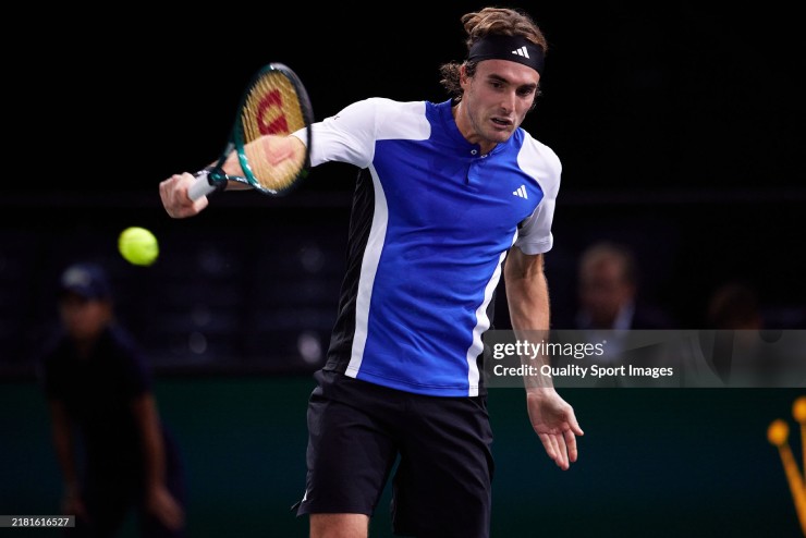 Tsitsipas đang xếp thứ 12 trên bảng xếp hạng tới ATP Finals, anh cần chơi tốt tại Paris để hy vọng lên hạng 8