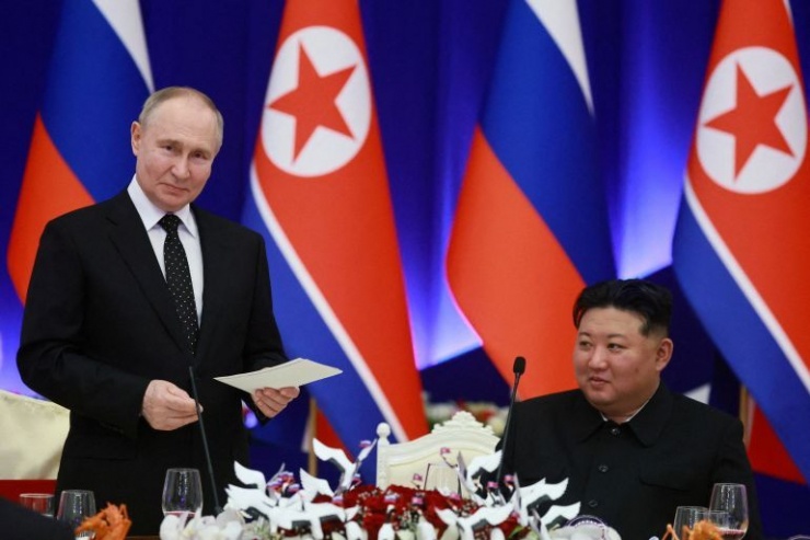 Tổng thống Nga Vladimir Putin và nhà lãnh đạo Triều Tiên Kim Jong-un tại một cuộc gặp. Ảnh minh họa KCNA.&nbsp;