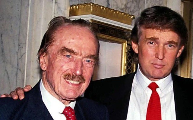 Ông Donald Trump và cha, ông Fred Trump, vào năm 1992. Ảnh: Splash News.