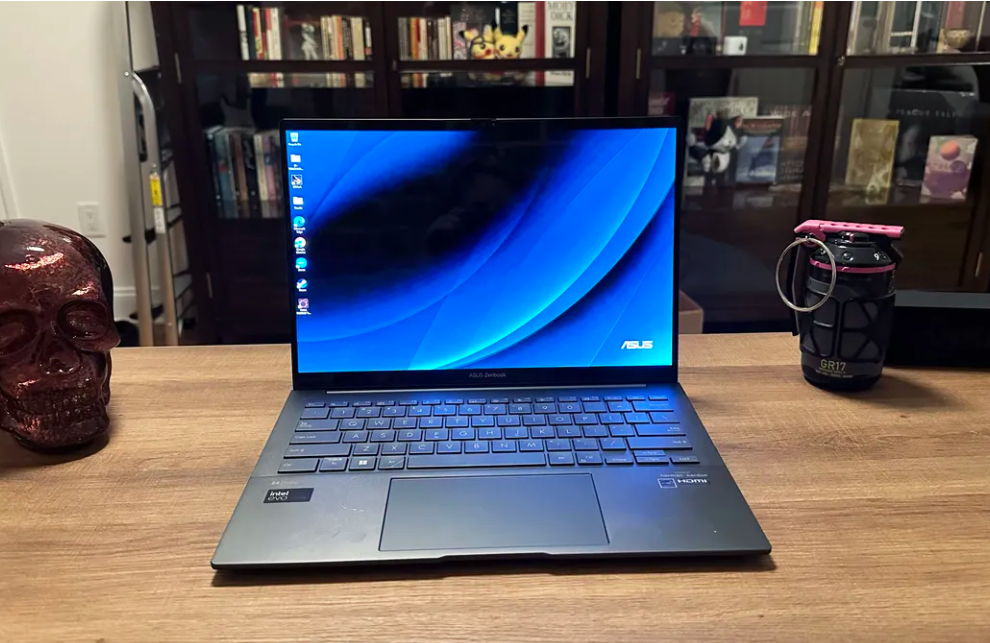 Asus Zenbook 14 OLED (Q425M).