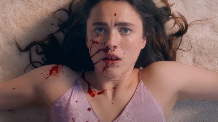 Sao trẻ Margaret Qualley cũng không hề kém cạnh đàn chị Demi Moore.