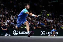 Video tennis Alcaraz - Humbert: Sai lầm chí mạng ở set 3 (Paris Masters)