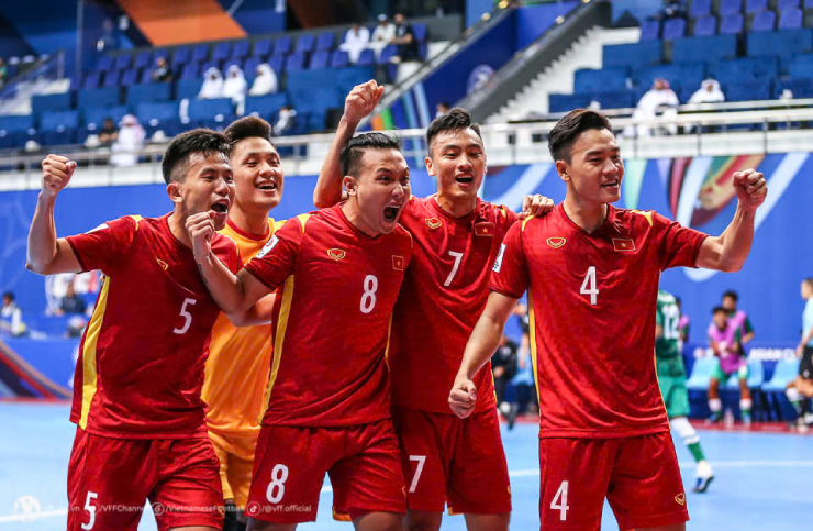 Tuyển futsal Việt Nam cạnh tranh tấm vé đi tiếp với hai đối thủ chính Thái Lan và Malaysia tại bảng A. Ảnh VFF