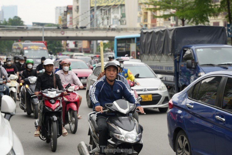 Người dân nghĩ gì việc Hà Nội sắp hạn chế xe máy?