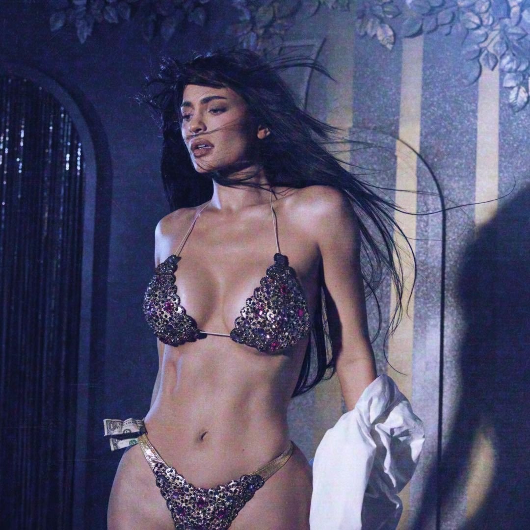 Loạt ảnh của Kylie Jenner được nhận xét là hot hơn cả bản gốc Demi Moore.&nbsp;Ảnh: Instagram&nbsp;