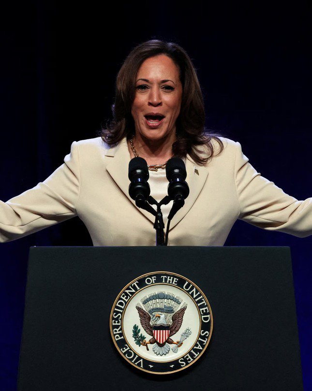 Bà Kamala Harris đang đứng trước cơ hội trở thành nữ tổng thống đầu tiên của Mỹ. Ảnh: Reuters.