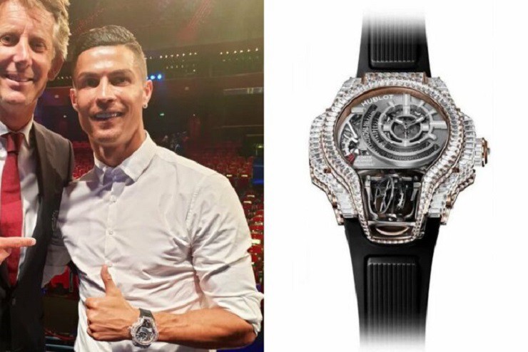 Ronaldo thường xuyên xuất hiện với chiếc đồng hồ Hublot MP-09 Tourbillon Bi Axis 5 Days Power Reserve phiên bản giới hạn. Đây được đánh giá là một trong những cỗ máy siêu phức tạp của nhà Hublot. MP-09 Tourbillon Bi-Axis được đính kim cương cắt baguette hoàn toàn, nạm kín trên vỏ và khung viền bezel, có khả năng dự trữ năng lượng trong năm ngày. Giá bán của Hublot MP-09 Tourbillon Bi-Axis lên tới hơn 17 tỷ đồng.
