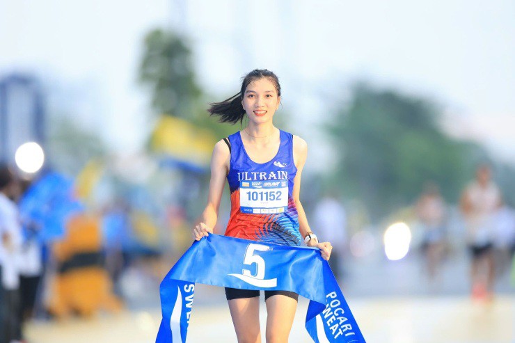 Kịch tính Hoàng Nguyên Thanh, Trịnh Quốc Lượng tranh tài giải marathon di sản Hà Nội 2024 - 7