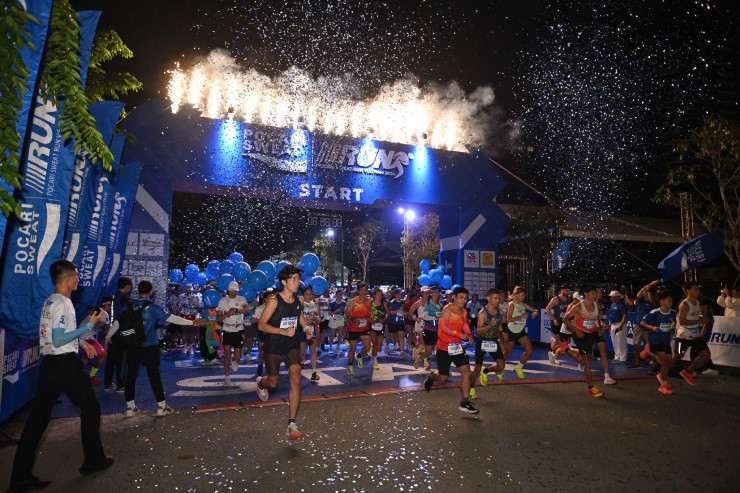 Kịch tính Hoàng Nguyên Thanh, Trịnh Quốc Lượng tranh tài giải marathon di sản Hà Nội 2024 - 11