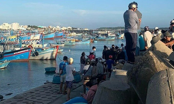 Tìm thấy thi thể du khách mất tích trong vụ chèo sup ở đảo Phú Quý