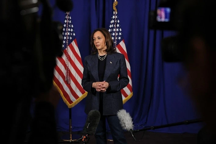 Phó Tổng thống Kamala Harris tại bang Michigan hôm 3-11. Bà Harris đang tung ra nỗ lực cuối cùng nhằm thu hút cử tri ở các bang chiến trường khi ngày bầu cử Mỹ đã cận kề. Ảnh: REUTERS