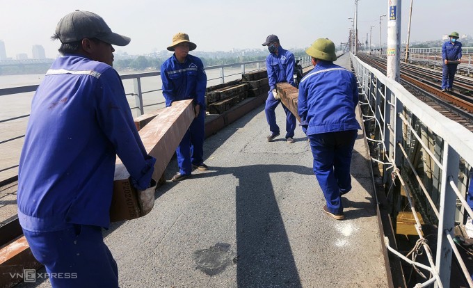 Chuyên gia Pháp thẩm định, đề xuất giải pháp bảo tồn và sử dụng bền vững cầu Long Biên