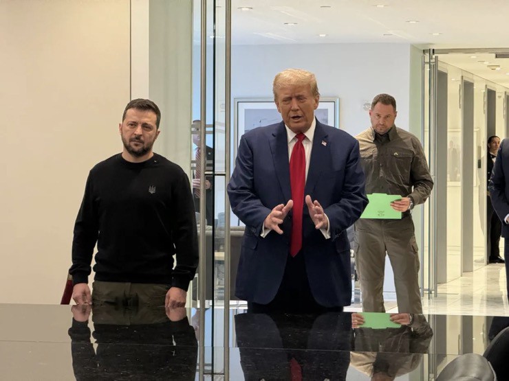 Cựu Tổng thống Donald Trump gặp ông Zelensky hôm 27/9 ở New York (Mỹ). Ảnh: Global Images Ukraine.