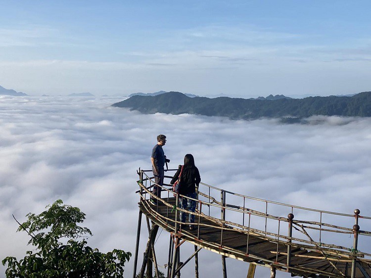 Cảnh thiên nhiên tươi đẹp đã thu hút rất nhiều du khách đến Pà Cò thăm quan, trải nghiệm. (Ảnh: A Páo).