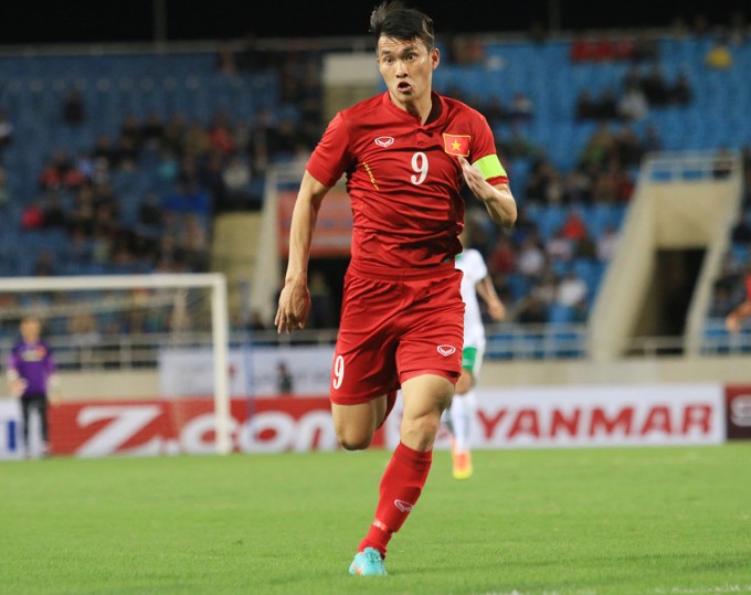 Công Vinh trong màu áo tuyển Việt Nam tại AFF Cup 2016 - giải đấu quốc tế cuối cùng trước khi anh giải nghệ. Ảnh: Đương Phạm