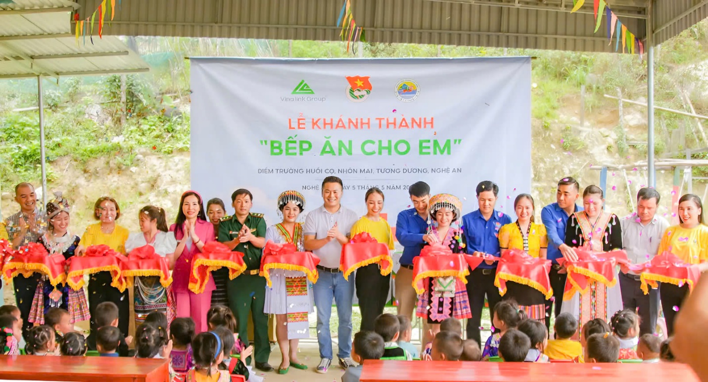 Khánh thành “Bếp ăn cho em” điểm trường Huồi Cọ, Nhôn Mai, Tương Dương, Nghệ An – một trong những dự án tiêu biểu của Vinalink Group