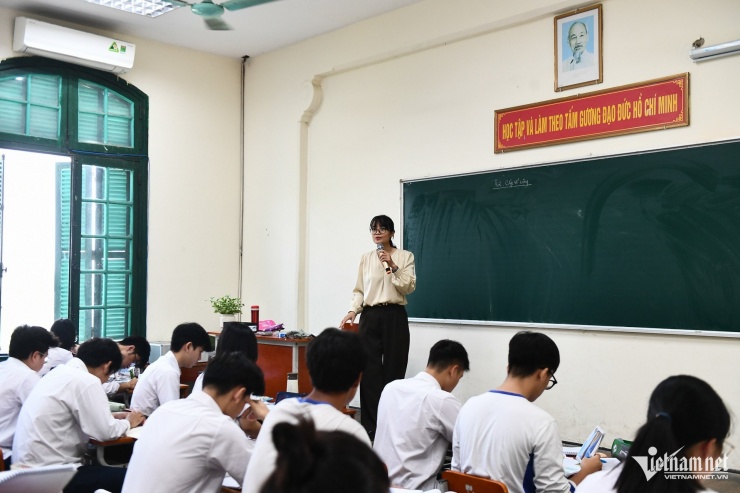 Chiếc hòm đặc biệt trong lớp khi Hà Nội &#39;siết&#39; học sinh dùng điện thoại - 1