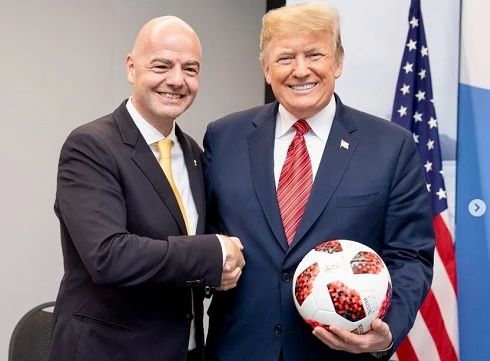 Tổng thống Donaldo Trump tiếp Chủ tịch G. Infantino tại Tòa Bạch ốc.