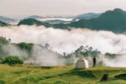 Điểm 'chữa lành' ở Quảng Nam hút khách tới cắm trại, trốn khói bụi, săn mây