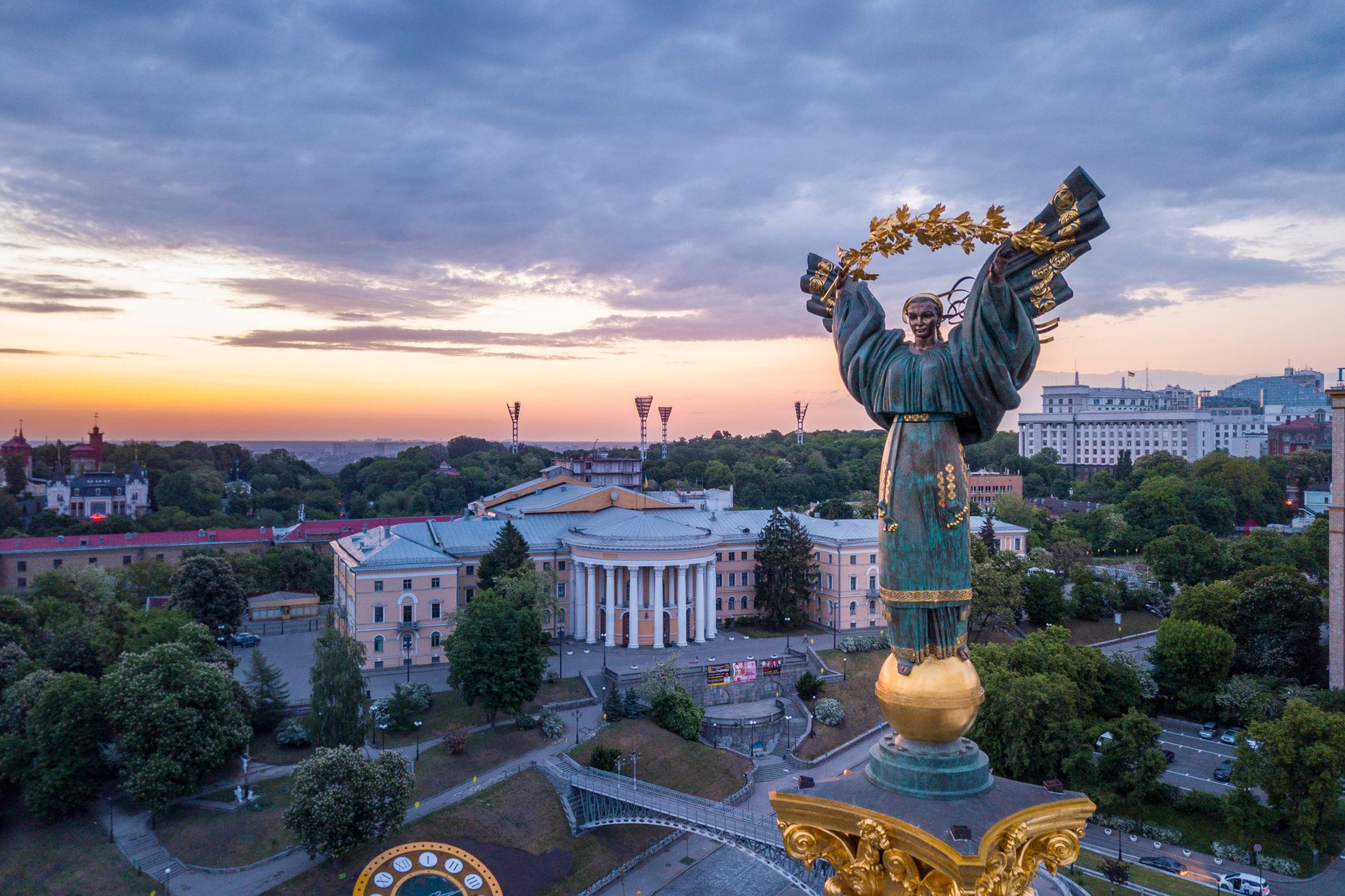 Nhiều thị trường nợ công như Ukraine đang tăng trưởng nhờ kỳ vọng vào các cuộc đàm phán hòa bình được đẩy nhanh dưới nhiệm kỳ của Trump.