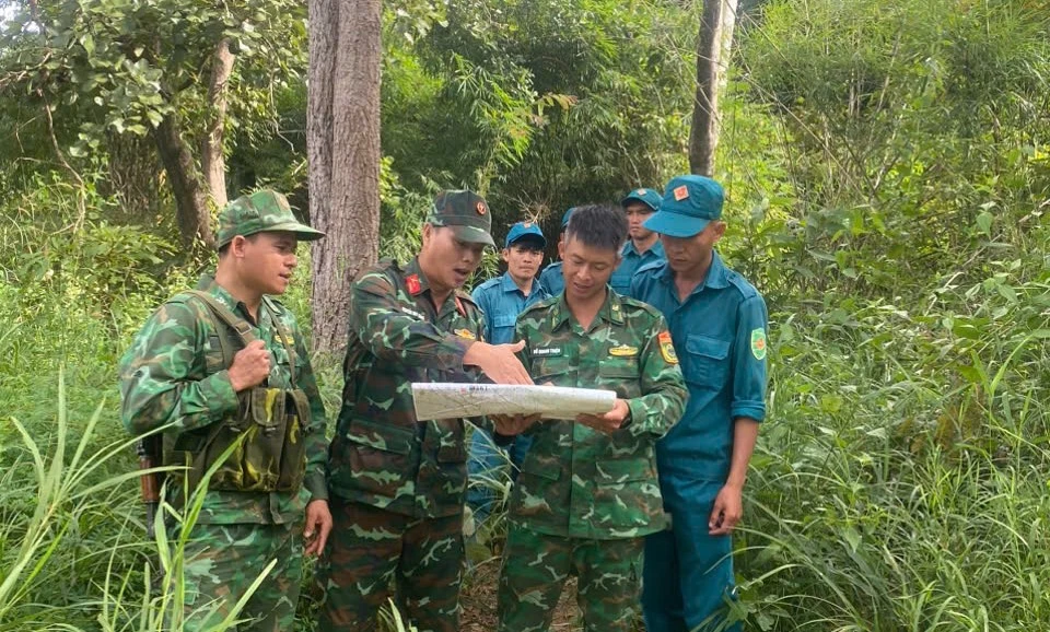 Lực lượng tập trung tìm kiếm máy bay quân sự rơi ở Đắk Lắk