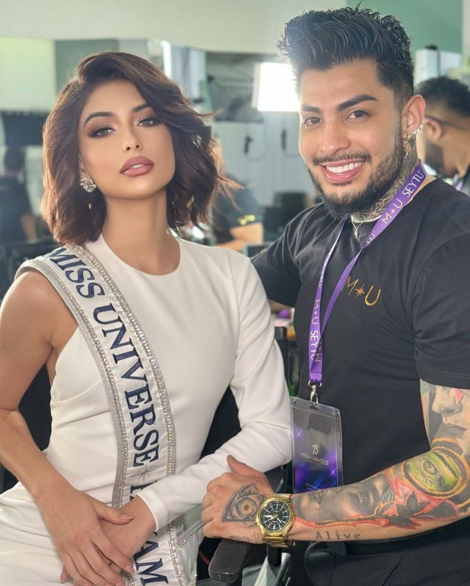 Italy Mora trong một hoạt động tại Miss Universe ở Mexico trước khi bị loại.