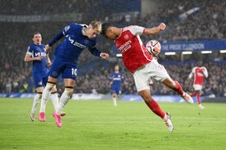 Chelsea - Arsenal 117 năm “con gà tức nhau tiếng gáy”, mơ phủ xanh London