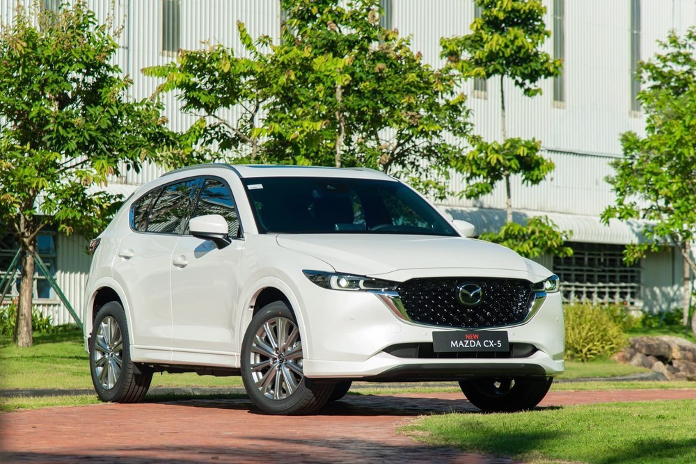 Mazda CX-5&nbsp;mang phong cách thanh lịch và hiện đại.