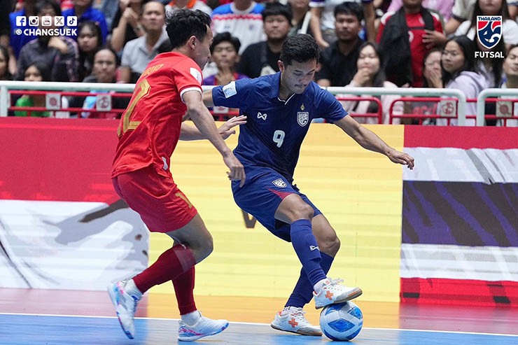 Futsal Thái Lan (áo xanh) thua thảm Indonesia