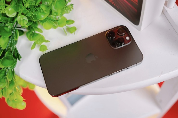 Các dòng máy Pro Max của iPhone "like new" được săn đón hơn cả.