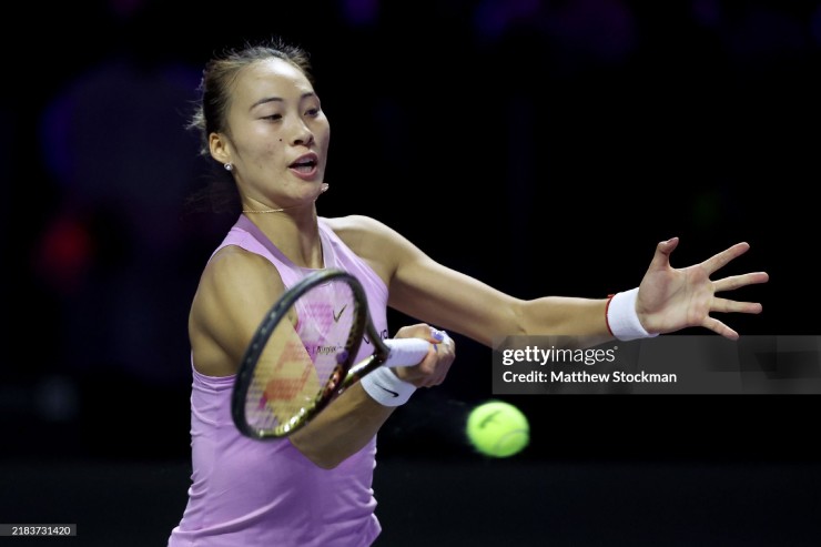 Zhang Qinwen giành quyền vào chung kết WTA Finals