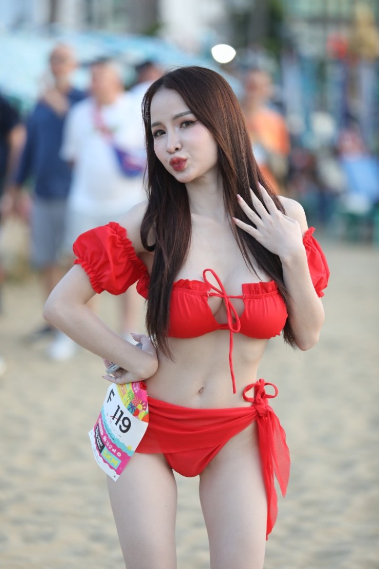 "Hoa mắt chóng mặt" ở giải chạy bikini Thái Lan, thời trang rực rỡ đủ sắc màu - 12