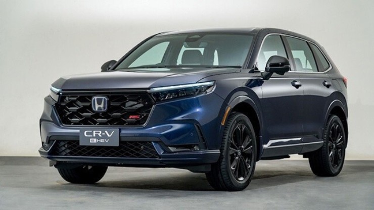 4. 2025 Honda CR-V là dòng SUV ăn điểm với sự thoải mái cho cả người đi cùng và khả năng tải đồ. Khả năng vận hành xe êm ái, tiết kiệm xăng cực tốt và hệ thống thông tin dễ sử dụng. Xe trang bị động cơ linh hoạt với công suất tối đa 190 mã lực.
