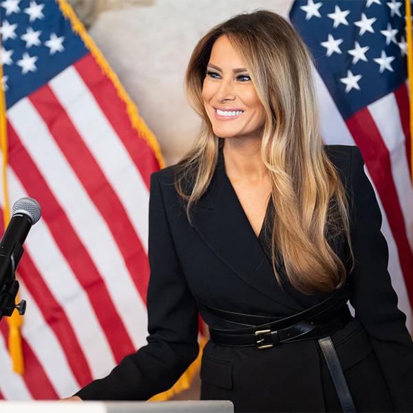 Bà Melania Trump thích dùng sản phẩm chăm sóc da giàu vitamin A, vitamin C và vitamin E, biến nó thành thói quen skincare không thể thiếu mỗi ngày của mình.