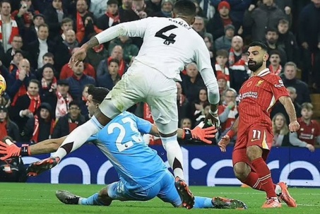 Liverpool cắt đuôi Man City trên bảng xếp hạng Ngoại hạng Anh