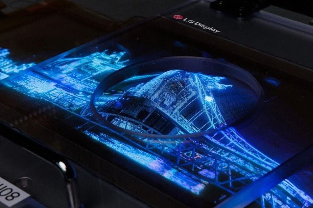 LG's stretchable display makes for an enjoyable user experience.