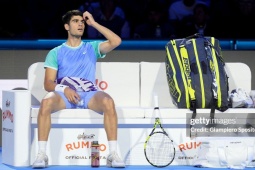 Alcaraz "than trời" vì mệt mỏi sau thất bại sốc trận ra quân ATP Finals