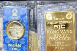 Bất chấp cảnh báo tiền ‘chết’ trong vàng, nhiều người vẫn sôi sục mua bán 4 Giá vàng giảm hàng triệu đồng, chuyên gia nói "khoan vội cắt lỗ", vì sao?