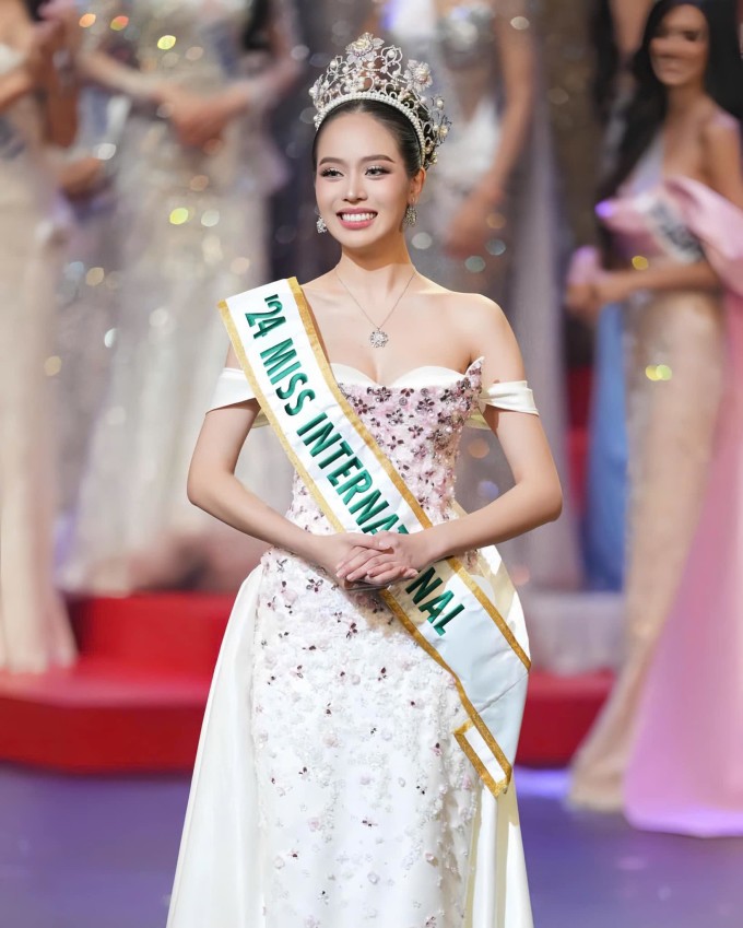 Thanh Thủy khi đăng quang Miss International.