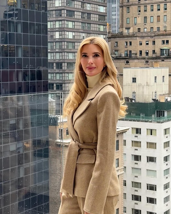 Sandy Brockman, hiện là huấn luyện viên cá nhân của Ivanka Trump. Trong mọi buổi tập gym, ái nữ nhà Donald Trump đều thực hiện 5 kiểu bài tập giống nhau nhưng sẽ thay đổi trọng lượng tạ tùy theo thể lực, mục tiêu.