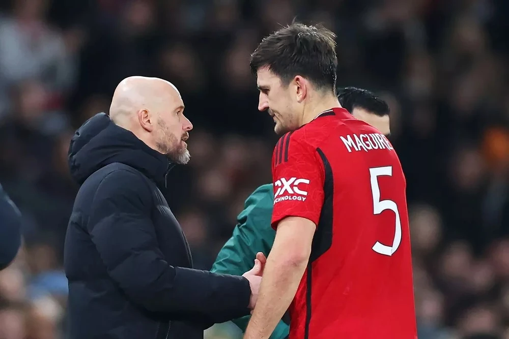 Ten Hag tước băng đội trưởng của Maguire trao lại cho Bruno Fernandes. ẢNH: GETTY